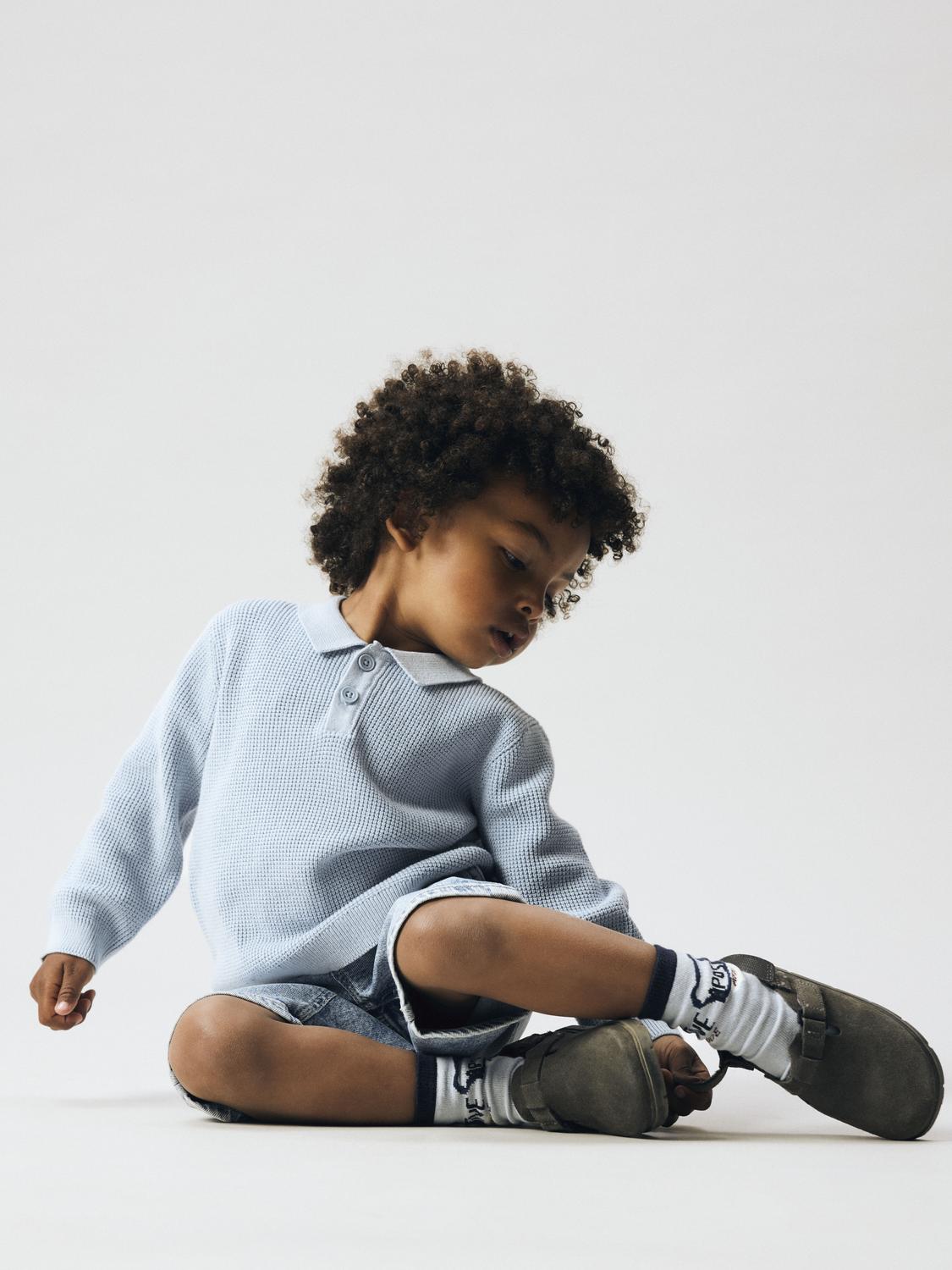 model_shot-creative